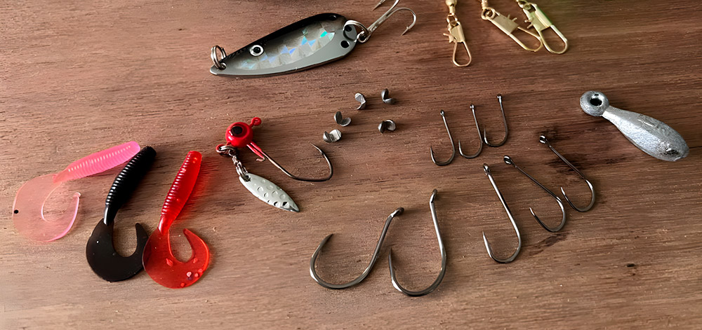 Survival fishing kits